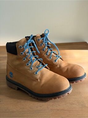 Timberland Kids Waterproof Boots Wheat Blue Accents Size 4.5 Boys/Youth